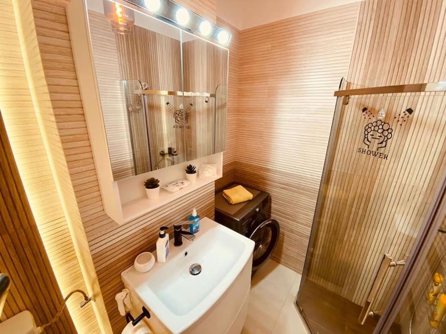 Blue Plaza Studio Appartement Boekarest Buitenkant foto